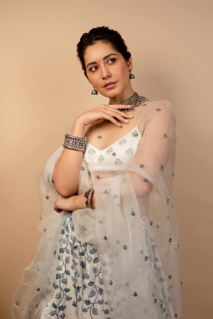 ஹோ கண்ணுக்கெட்டும் தூரம் எல்லாம் எத்தனை எத்தனை சந்தோசம்