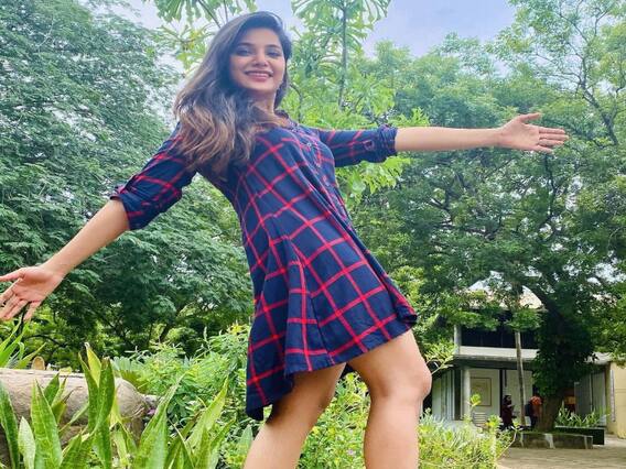 Aathmika pics: அழகே ஆத்மிகா.. அசத்தலான போட்டோஷூட்! Aathmika pics: அழகே ஆத்மிகா.. அசத்தலான போட்டோஷூட்!