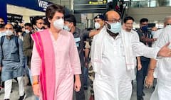 Delhi Airport से लखीमपुर के लिए हुई रवाना Priyanka, मृतक किसानों की अंतिम अरदास में होंगी शामिल