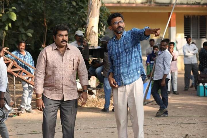 రాజీవ్ కనకాలకి సీన్ వివరిస్తున్న శేఖర్ కమ్ముల (Photo Credit/Rajeev kanakala Facebook)