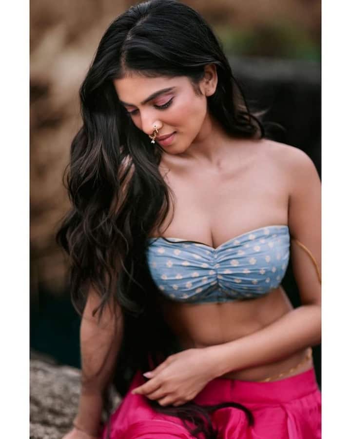 (Photo Courtesy:Instagram) నటిగా ఎంత బిజీగా ఉన్నా.. సోషల్ మీడియాలో చాలా యాక్టివ్ గా ఉంటుంది ఈ బ్యూటీ.