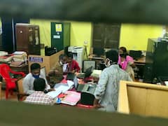 தஞ்சாவூர்: வீட்டுமனை பட்டா மாற்ற 9 ஆயிரம் லஞ்சம் வாங்கிய அதிகாரி கையும் களவுமாக சிக்கினார்...!