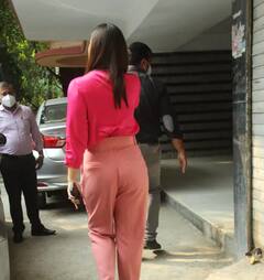 kareena kapoor : करीना कपूरच्या नव्या लूकने चाहत्यांनी पाडली भूरळ, पाहा फोटो