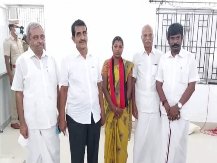 TN Local Body Election: DMK captures AIADMK stronghold in Pollachi for 25 years TN Local Body Election: பொள்ளாச்சியில் 25 வருட அதிமுக கோட்டையை கைப்பற்றிய திமுக..!