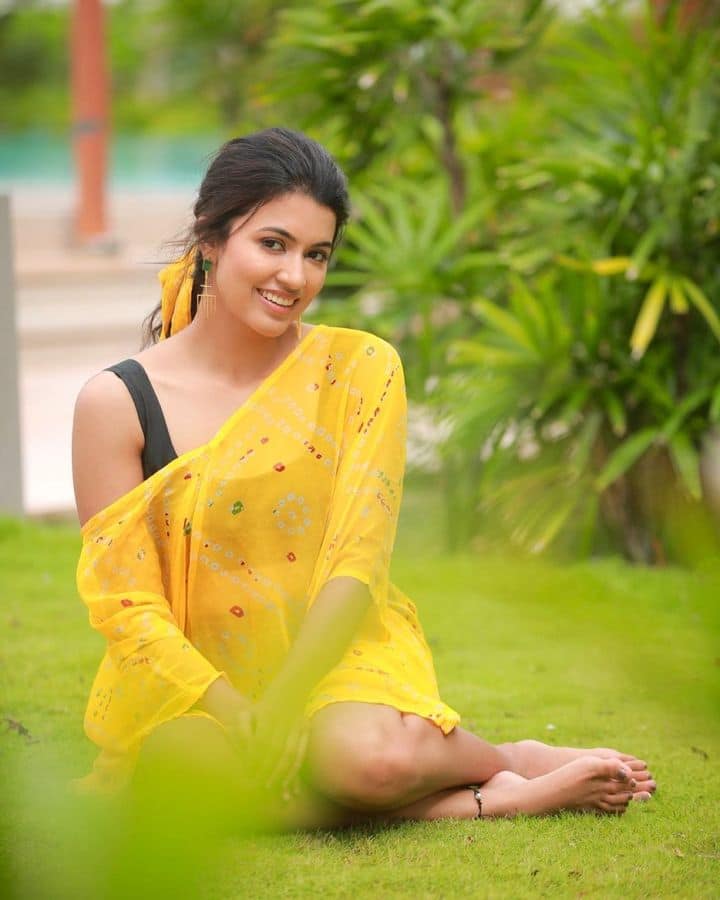 அவள் பார்த்த பார்வையிலே அழகாக தொலைந்தேனா