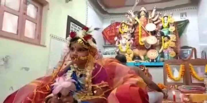 Durga Puja 2021: Muslim girl worshiped as Kumari in Chinsurah Ramkrishna Sevasram Durga Puja 2021: রামকৃষ্ণ সেবাশ্রমে কুমারী সাহেবা খাতুন, বাঙালির সেরা উৎসবে অনন্য নজির