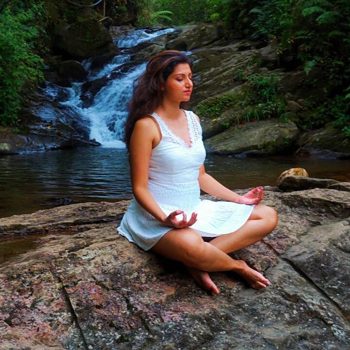 తెల్ల గౌనులో హంసా.. కుర్రాళ్లకెందుకీ హింస! - Image Credit: Hamsa Nandini/Instagram