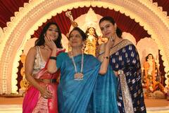 एक दिन पहले अंकल के गले लग खूब रोई थीं Kajol, आज मां Tanuja और बहन Tanisha के साथ दिखीं तो चेहरे पर लौटी वही प्यारी हंसी