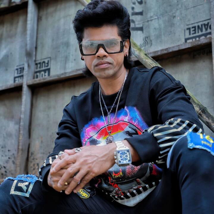 मराठी चित्रपट सृष्टीतील रणवीर सिंह आणि आपला सर्वांचा लाडका सिद्धार्थ जाधव सोशल मीडियावर नेहमीच चर्चेत असतो. (Photo : siddharth23oct/IG)