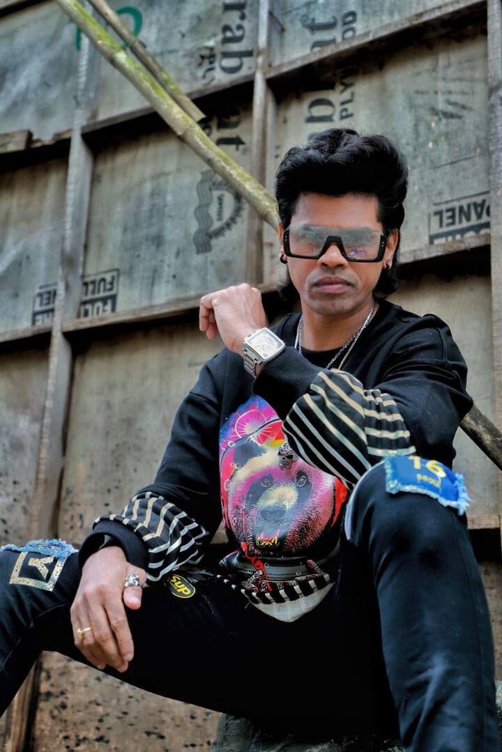 सिद्धार्थ जाधवचा नवीन लूक चांगलाच व्हायरल होत आहे. त्याच्या या लूकचीही चाहत्यांमध्ये जोरदार चर्चा आहे. (Photo : siddharth23oct/IG)