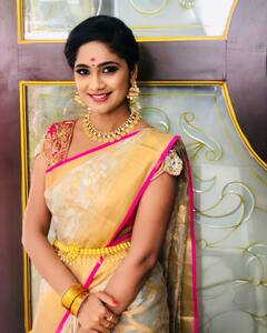 Tejaswini Gowda: పట్టుచీరలో అందంగా మేరిసిన కోయిలమ్మ..