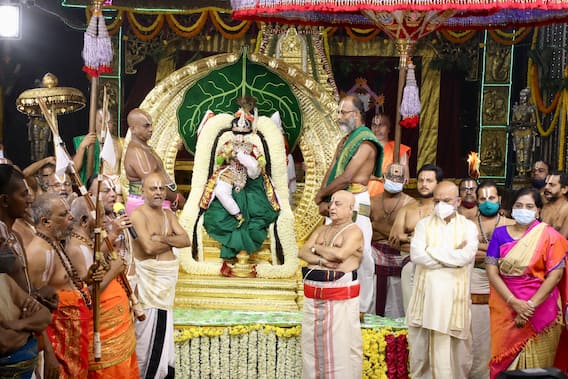 Tirumala Brahmotsavam Photos: చంద్రప్రభ వాహనంపై వటపత్రశాయి అలంకారంలో శ్రీ మ‌ల‌య‌ప్ప‌ స్వామి