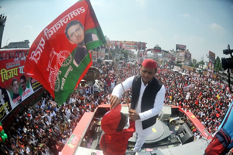UP Election 2022: अखिलेश यादव ने फूंका चुनावी बिगुल, प्रदेश में शुरू की विजय यात्रा