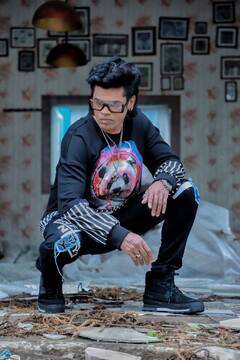 Photo : सुपरस्टार सिद्धार्थ जाधवचा स्टायलिश फंडा; रॉकस्टार लूकवर कमेंट्सचा वर्षाव!