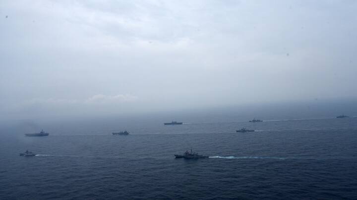 భారత్‌ క్వాడ్‌ దేశాలతో కలిసి ఆపరేషన్‌ మలబార్‌ రెండో దశ విన్యాసాలను బంగాళాఖాతంలో ప్రారంభించింది.