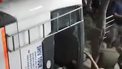 Ghaziabad Accident: फ्लाईओवर से नीचे गिरी बस, हादसे में कई लोगों के दबे होने की आशंका