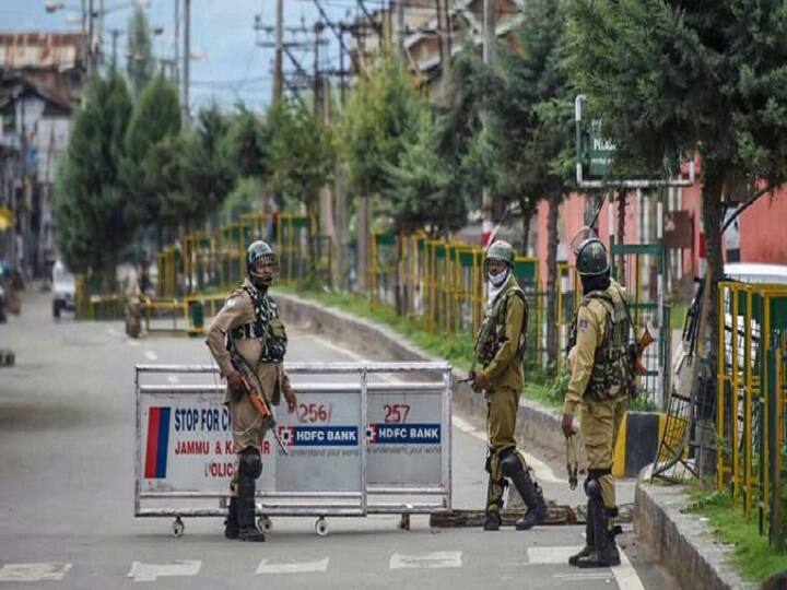 Srinagar, Five suspects arrested during raids, likely to get success soon during interrogation ann श्रीनगर: छापेमारी के दौरान पांच संदिग्धों गिरफ्तार, पूछताछ के दौरान जल्द सफलता मिलने की संभावना 