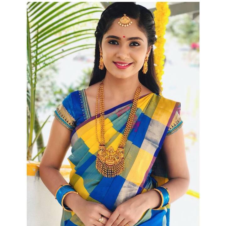 తేజస్విని కన్నడలో పలు సీరియల్ లో హిరోయిన్ గా నటించిన బ్యూటీ(Image credit/ Tejaswini Gowda Instagram)