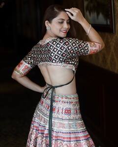 Navratri 2021 : अप्सरेचा 'गरबा स्पेशल' लूक पाहिलात का?