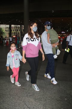 Daddy Goals! Shahid Kapoor Carries Sleeping Son Zain At The Airport, Wife Mira & Daughter Misha Follows- PHOTOS
