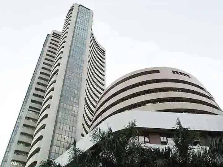 Stock Market Update BSE Sensex hits 61000 for first time Nifty tops 18250 Stock Market Update: নবমীতে শেয়ার বাজারে লক্ষ্মীলাভ, এই প্রথম ৬১ হাজার পয়েন্ট ছুঁল Sensex