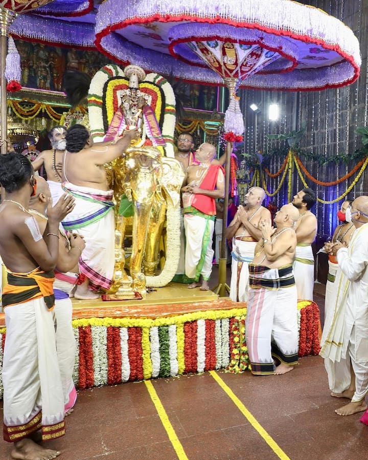 கோவிந்தா ஹரி கோவிந்தா கோகுல நந்தன கோவிந்தா