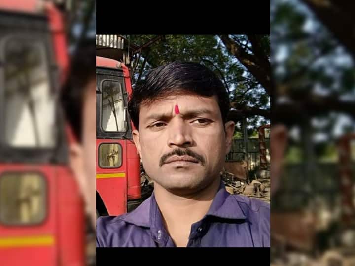 Employee of Pandharpur ST Depot commits suicide due to financial crisis आर्थिक चणचणीमुळे पंढरपूर ST डेपोतील कर्मचाऱ्याचं टोकाचं पाऊल; शासनाला अजून किती आत्महत्या पाहायच्यात कर्मचाऱ्यांचा संतप्त सवाल