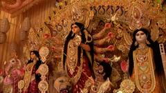 Durga Ashtami 2021: Kolkata के Mudiali Pandal में हो रही मां दुर्गा की विशेष आराधना | Ground Report