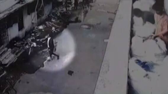 સુરતઃ આ વિસ્તારમાં એક શખ્શે બંદૂકની અણીએ ચલાવી 53 હજારથી વધુની લૂંટ