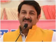 Chhath Puja 2021: छठ पूजा कार्यक्रम पर पाबंदी लगाए जाने पर Manoj Tiwari भड़के, कहा- हिंदुओं की भावनाएं आहत हुईं