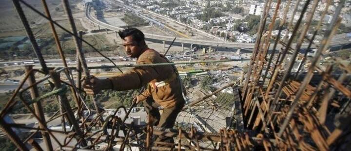 முக்கிய உள்கட்டமைப்பு திட்டங்களின் பங்குதாரர்களுக்கான முழுமையான திட்டமிடலை அமைப்புரீதியானதாக ஆக்குவதன் மூலம் கடந்த கால பிரச்சினைகளை பிரதமர் கதிசக்தி தீர்க்கும். தனித்தனியாக திட்டமிடுதல் மற்றும் வடிவமைத்தலுக்கு பதிலாக, பொதுவான பார்வையுடன் திட்டங்கள் வடிவமைக்கப்பட்டு செயல்படுத்தப்படும்