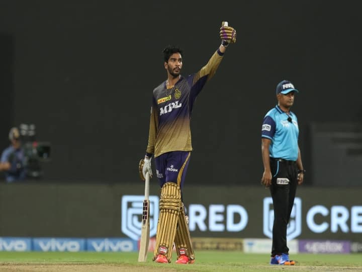 KKR vs DC: Venkatesh Iyer takes Kolkatta Knight Riders to their 3rd final in IPL history  after winning against Delhi Capitals in Qualifier 2 match 'என் வழி தனி வழி'- வெங்கடேஷ் ,திரிபாதி அதிரடியில் மூன்றாவது முறையாக ஐபிஎல் ஃபைனலில் கேகேஆர் !