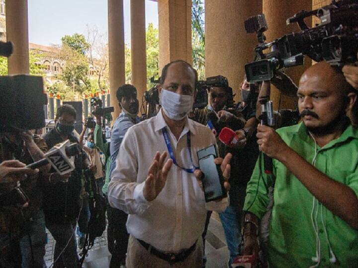 Antilia Bomb Scare Case: Mumbai Police Crime Branch Seeks Custody Of Dismissed Cop Sachin Vaze Antilia Bomb Scare Case: Mumbai Police Crime Branch Seeks Custody Of Dismissed Cop Sachin Vaze