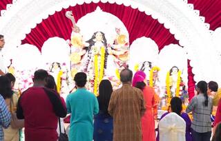 Navratri 2021: દુર્ગાપૂજામાં બોલિવૂડની કઈ હોટ એક્ટ્રેસ જોવા મળી, જાણો વિગત
