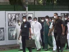 Photos: कांग्रेस ऑफिस में 1971 के बांग्लादेश मुक्ति संग्राम पर लगी फोटो प्रदर्शनी, राहुल और प्रियंका गांधी देखने पहुंचे