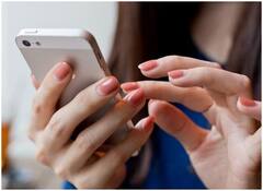 Health Care Tips: सोने से आधे घंटे पहले Smartphone से बनाएं दूरी, सेहत को हो सकता है ये नुकसान