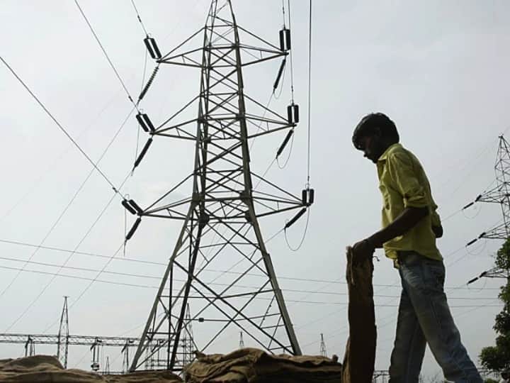 Center opposes petition for electricity connection for Hindu migrant families from Pakistan पाकिस्तान से आए हिंदू प्रवासी परिवारों के लिए बिजली कनेक्शन की याचिका का केंद्र ने किया विरोध