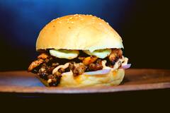 Photo : यम्मी... नजरेची अन् जिभेची भूक भागवणारे Burgers, पाहताच क्षणी सुटेल तोंडाला पाणी!