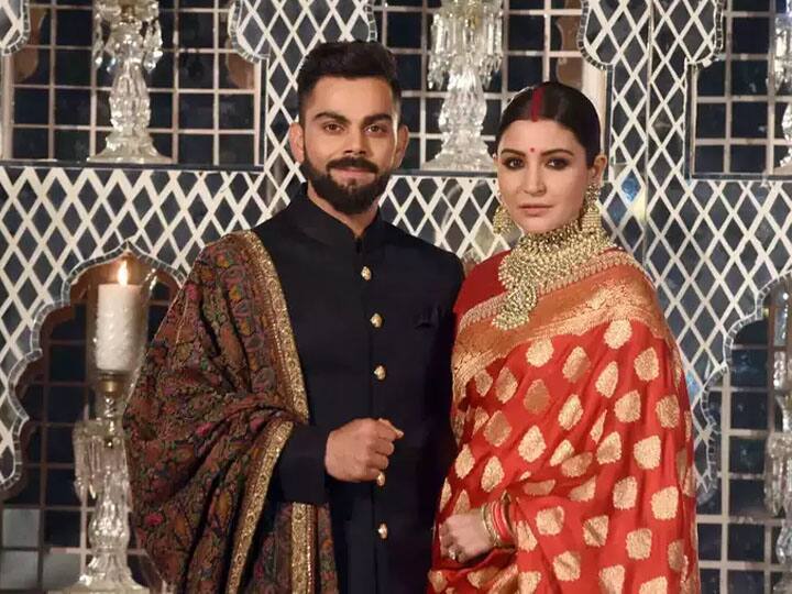 विराट और अनुष्का भले ही पूरी तरह से अलग-अलग इंडस्ट्री से थे लेकिन दोनों की मुलाकात साल 2013 में एक टेलीविज़न एड की शूटिंग के दौरान हुई. मीडिया रिपोर्ट की मानें तो उन्होंने साथ में एड के लिए काम किया और गहरे दोस्त बन गए. जल्द ही उन्हें अलग-अलग इवेंट्स में एक साथ स्पॉट किए जाने लगे. साल 2017 में इस जोड़े ने टस्कनी में सबसे शानदार शादी की थी.