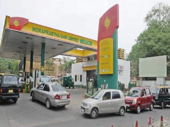 CNG-PNG Price: The government gave a blow to the common man, the rates of CNG and PNG increased again in UP CNG-PNG Price: आम आदमी को झटका, यूपी में फिर बढ़े सीएनजी और पीएनजी के दाम
