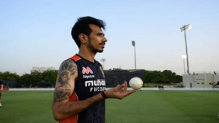 T20 World Cup 2021: Yuzvendra Chahal spotted in team India’s hotel T20 World Cup 2021: বিশ্বকাপের দলে নেই, তবু ভারতের টিম হোটেলে চাহাল, তবে কী...