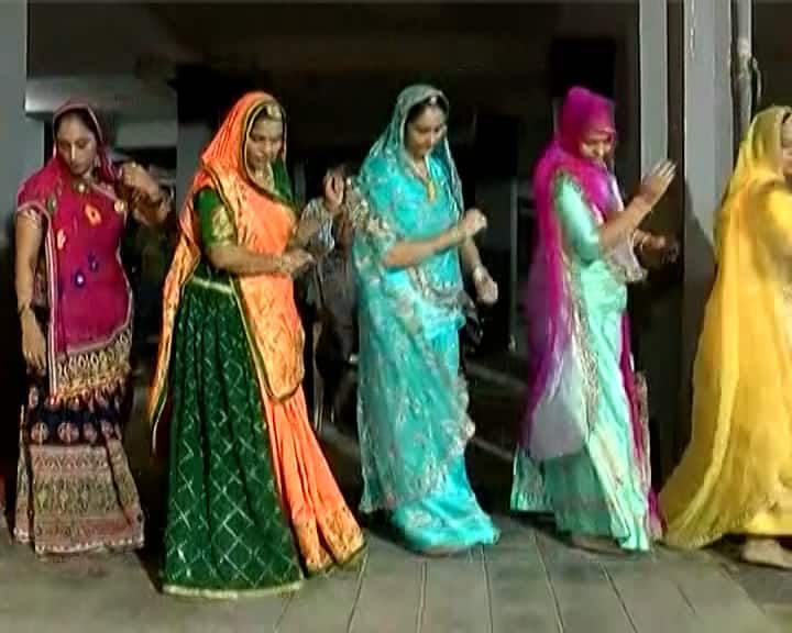 ગાંધીનગરના શેરી ગરબાની ઝલક