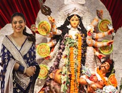 মহাষ্টমীতে মুম্বইয়ের দুর্গাপুজো উদযাপনে তনুজা-কাজল-তানিশা