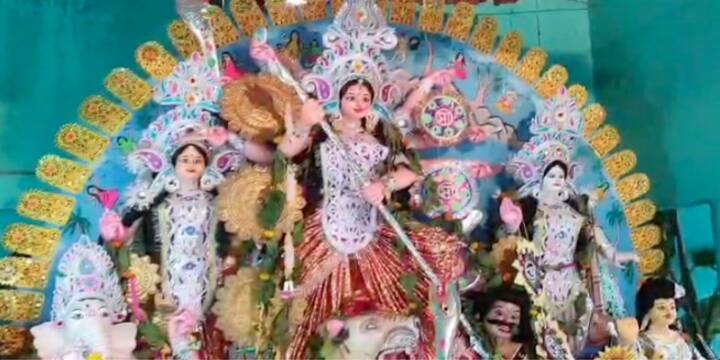Durga Puja 2021 West Midnapore Sabang over 300 years old Bhunia Barir Puja Zamidar Bari celebration  Durga Puja 2021: ঐতিহ্য ও সাবেকিয়ানার মিশেল সবংয়ের ভুঁইয়া বাড়ির পুজোয়