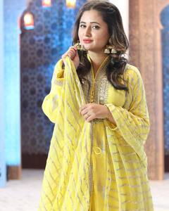 Jennifer Winget से Rashami Desai तक, तलाक के बाद भी शान से जी रहीं ये हसीनाएं