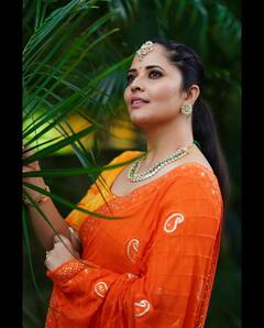 Anasuya Bharadwaj Photos:'మా' వివాదం హడావుడిలో ఓ వైపు..మతిపొగొట్టే ఫొటోషూట్ మరోవైపు..అనసూయ ఎక్కడా తగ్గట్లే..