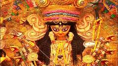 Durga Puja 2021: নবমী সন্ধেয় প্রতিমা দর্শনের ভিড় থাকলেও 'আড্ডাহীন' ম্যাডক্স স্কোয়ার | Bangla News