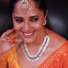 Anasuya Bharadwaj Photos:'మా' వివాదం హడావుడిలో ఓ వైపు..మతిపొగొట్టే ఫొటోషూట్ మరోవైపు..అనసూయ ఎక్కడా తగ్గట్లే..