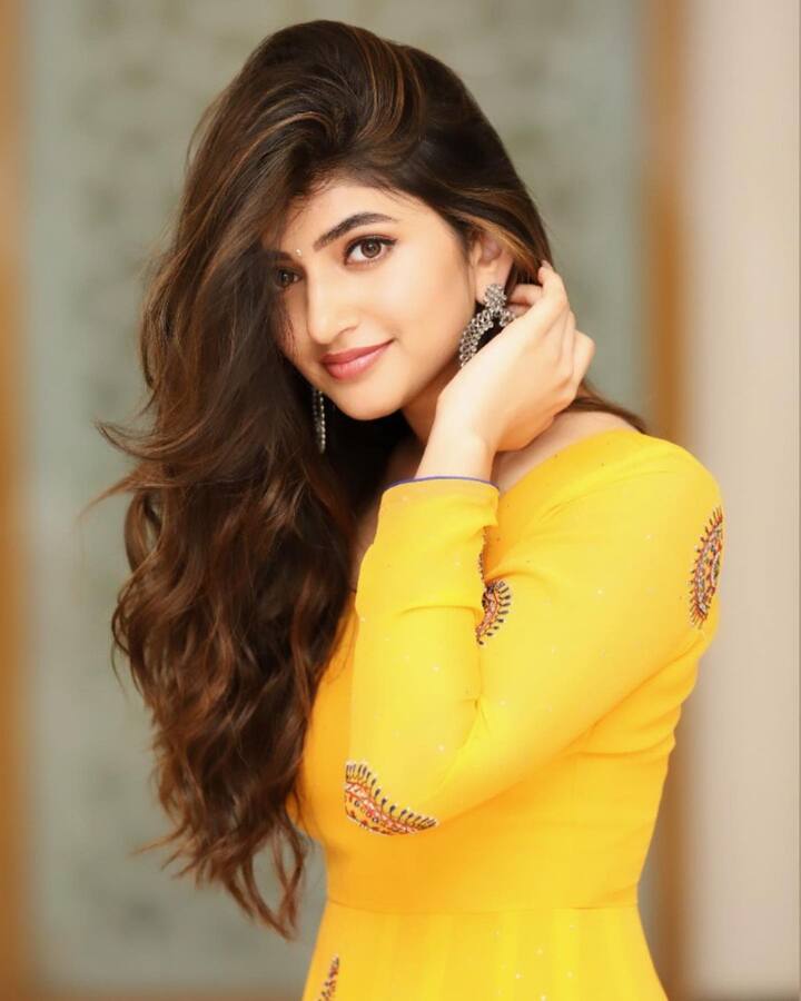 (Image credit: Instagram) సినిమాలలోకి వచ్చేందుకు తల్లిదండ్రులను చాలా కష్టపడి ఒప్పించిందట.