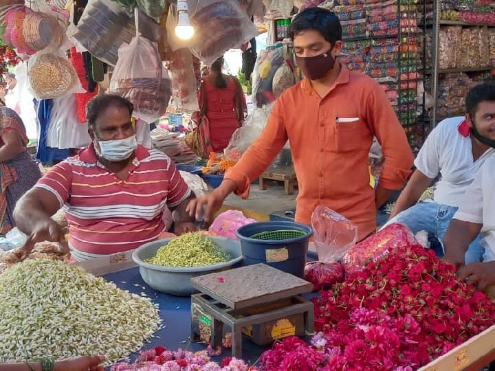 ஆயுதபூஜை பொருட்கள் விற்பனை அமோகம்...! - காற்றில் பறந்த கொரோனா கட்டுப்பாடுகள்